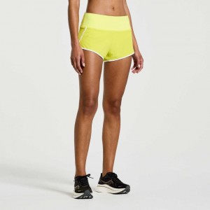 Yellow Saucony Outpace 2.5" Split Women's Shorts | EGYPT AQSJIP